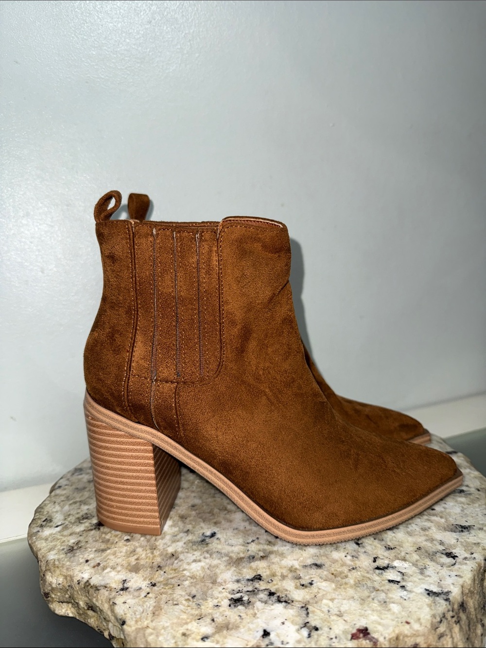 Imily Bela Ankle Boots Pointed Toe Chunky Stacked Mid Heeled Faux Suede Sz 7